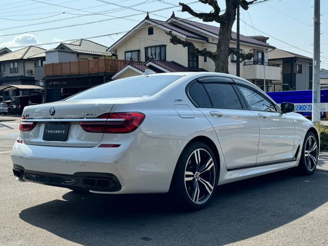 BMW 7SERIES 2017 Image 31