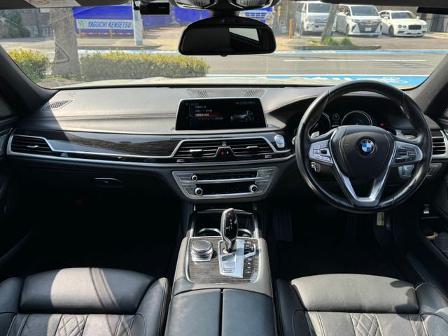 BMW 7SERIES 2017 Image 31
