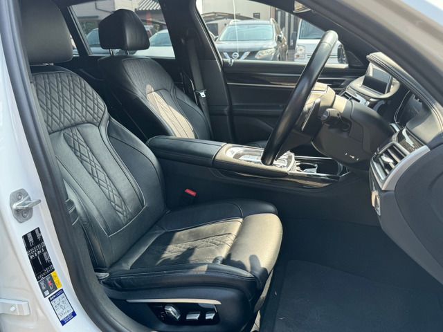 BMW 7SERIES 2017 Image 31