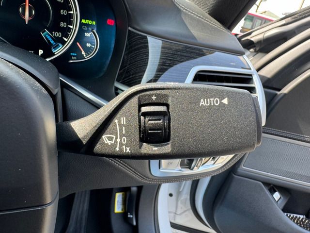 BMW 7SERIES 2017 Image 31