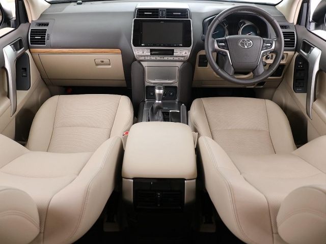 TOYOTA LANDCRUISER PRADO 2022 Image 31