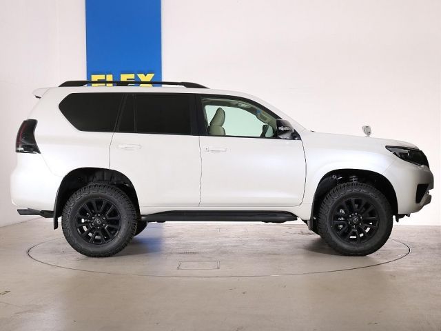 TOYOTA LANDCRUISER PRADO 2022 Image 31