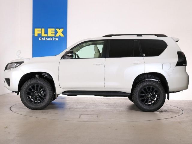 TOYOTA LANDCRUISER PRADO 2022 Image 31