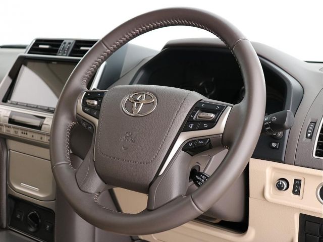 TOYOTA LANDCRUISER PRADO 2022 Image 31