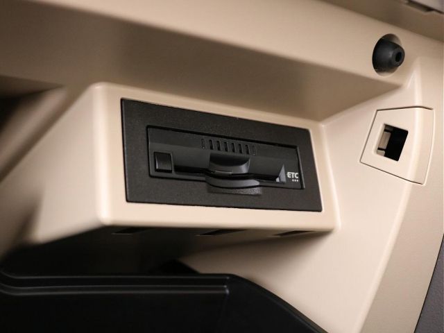 TOYOTA LANDCRUISER PRADO 2022 Image 31