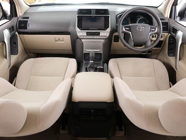 TOYOTA LANDCRUISER PRADO 2019 Image 31