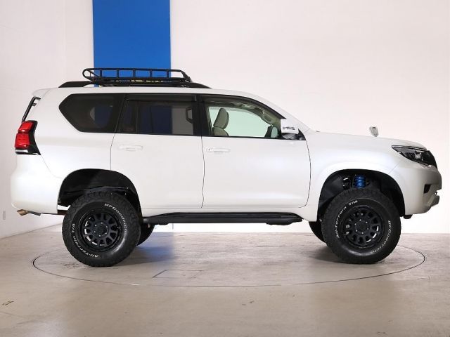 TOYOTA LANDCRUISER PRADO 2019 Image 31