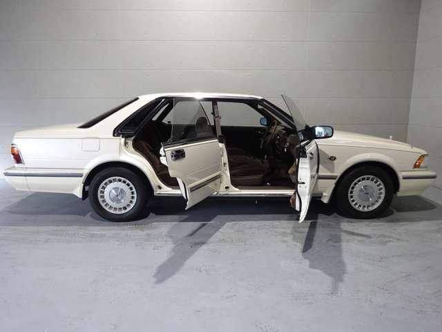 NISSAN GLORIA HARDTOP 1989 Image 31