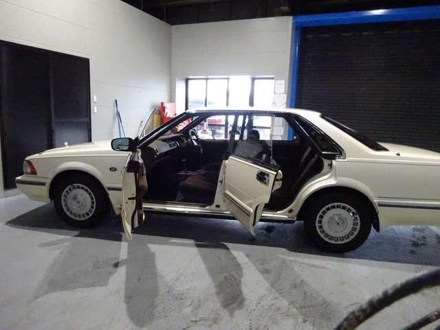 NISSAN GLORIA HARDTOP 1989 Image 31