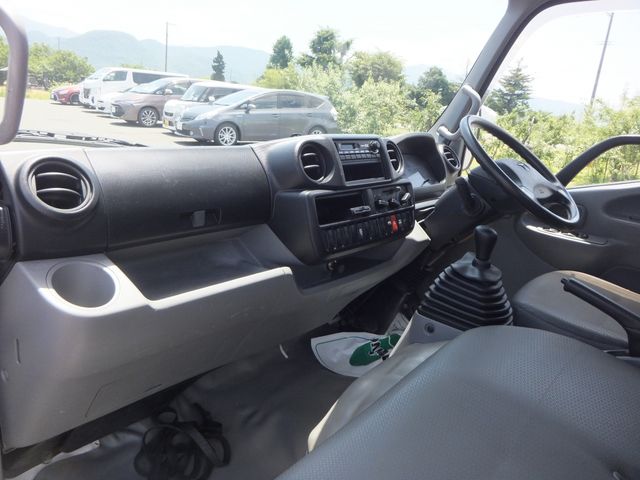 TOYOTA DYNA 2012 Image 31