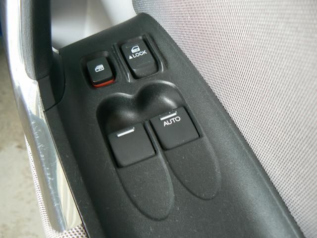 HONDA CR-Z 2011 Image 31