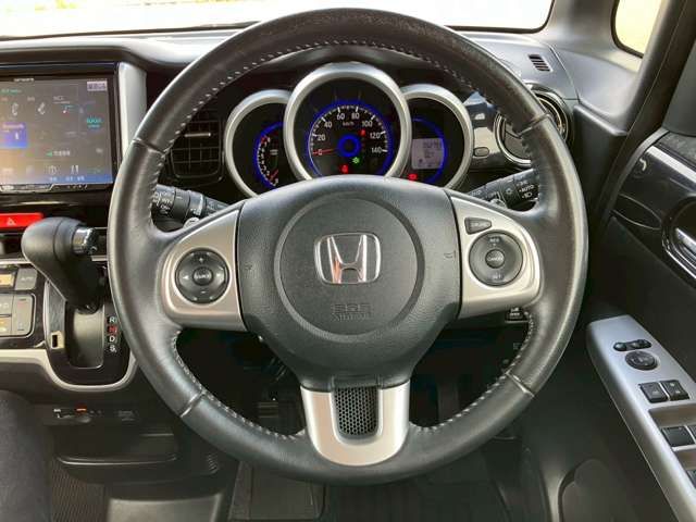 HONDA N BOX 2014 Image 31