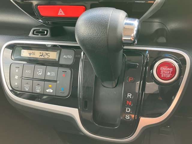 HONDA N BOX 2014 Image 31