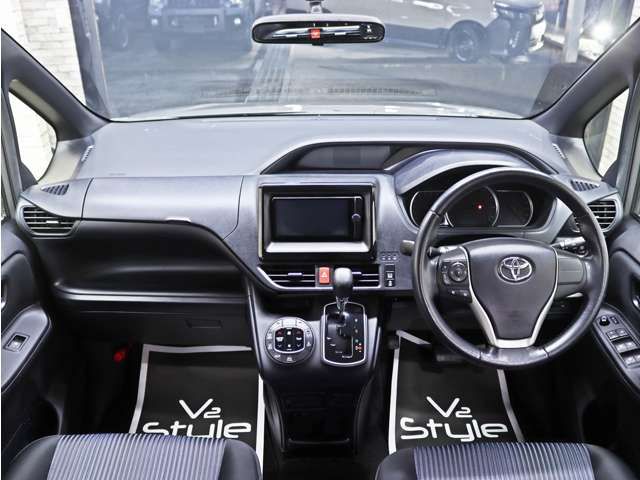 TOYOTA VOXY 2014 Image 31