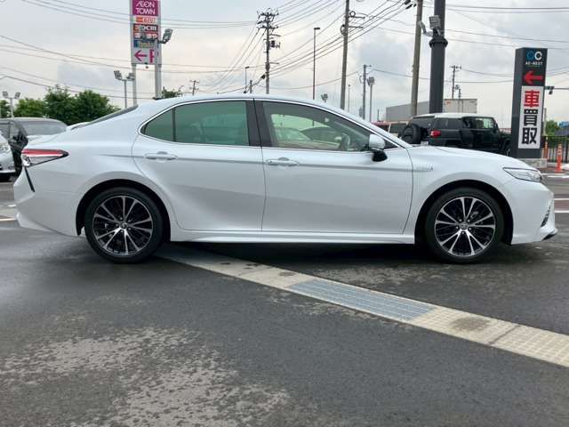 TOYOTA CAMRY HYBRID 2020 Image 31