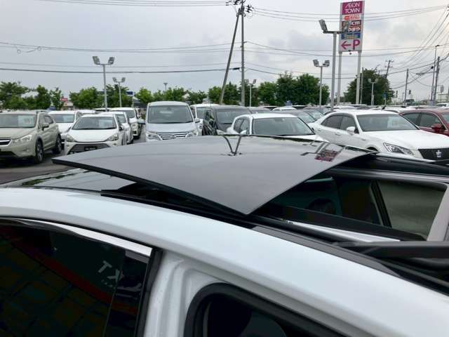 TOYOTA CAMRY HYBRID 2020 Image 31