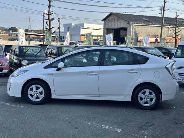 TOYOTA PRIUS 2011 Image 31