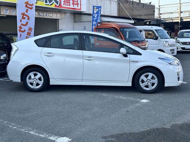 TOYOTA PRIUS 2011 Image 31