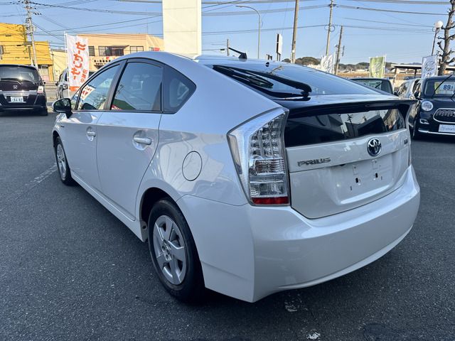TOYOTA PRIUS 2011 Image 31