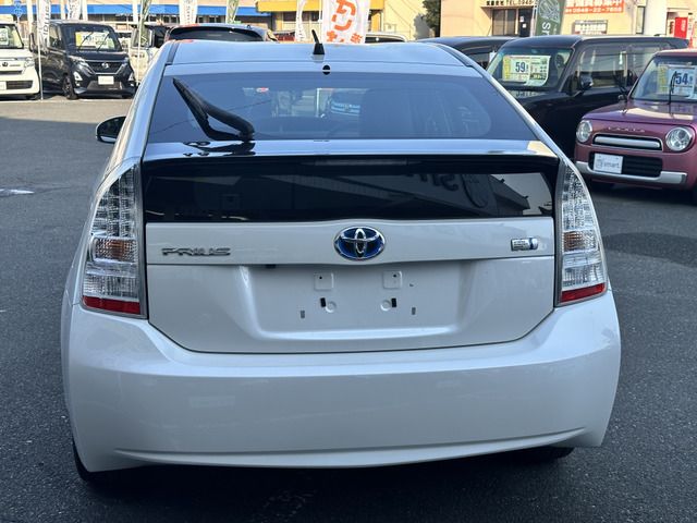 TOYOTA PRIUS 2011 Image 31