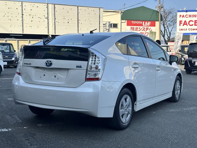 TOYOTA PRIUS 2011 Image 31