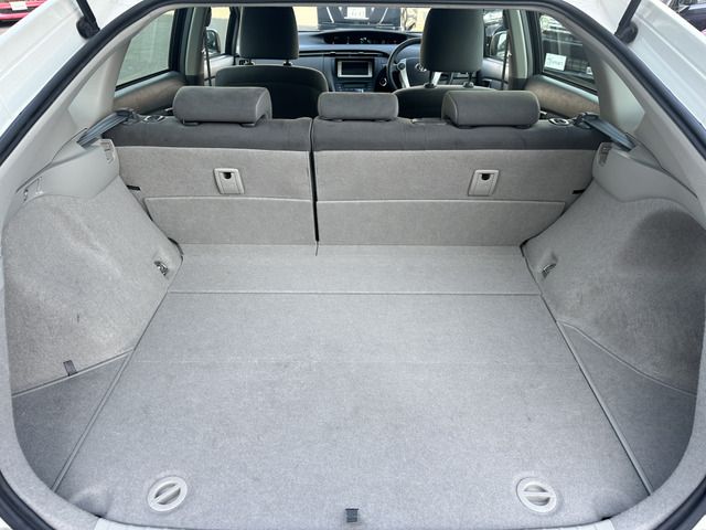 TOYOTA PRIUS 2011 Image 31