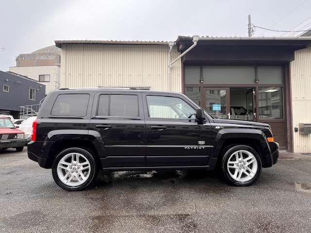 JEEP PATRIOT 2011 Image 31