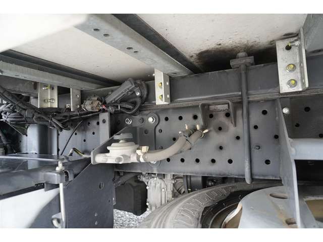 ISUZU ELF 2018 Image 31