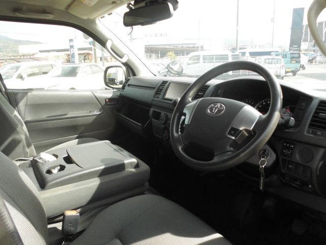 TOYOTA HIACE VAN 1.15T 2WD 2020 Image 31