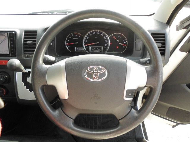 TOYOTA HIACE VAN 1.15T 2WD 2020 Image 31