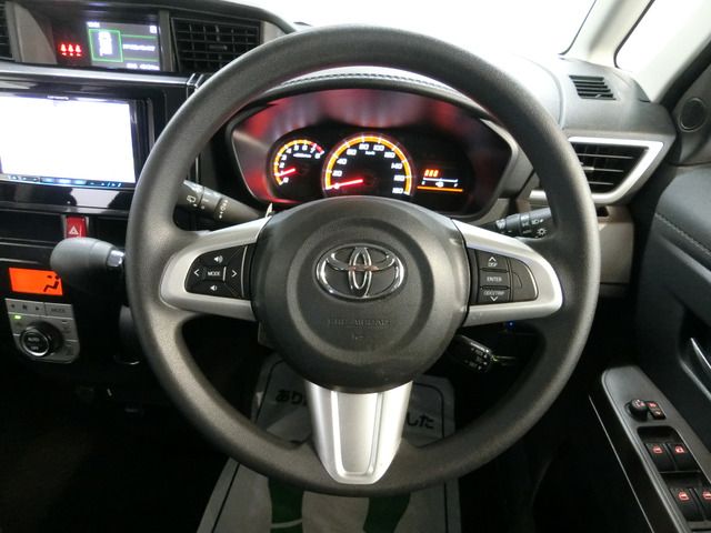 TOYOTA TANK 2017 Image 31