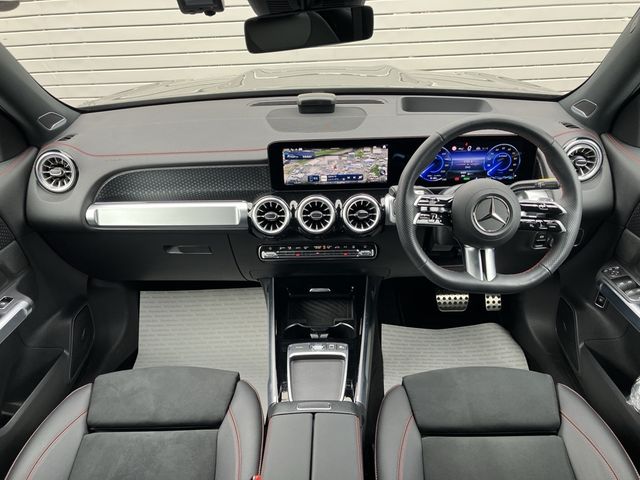 MERCEDES BENZ EQB 2025 Image 31