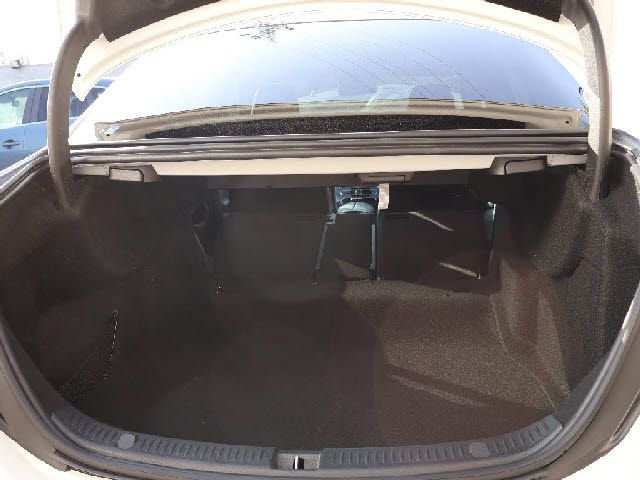 MERCEDES BENZ E CLAS 2017 Image 31