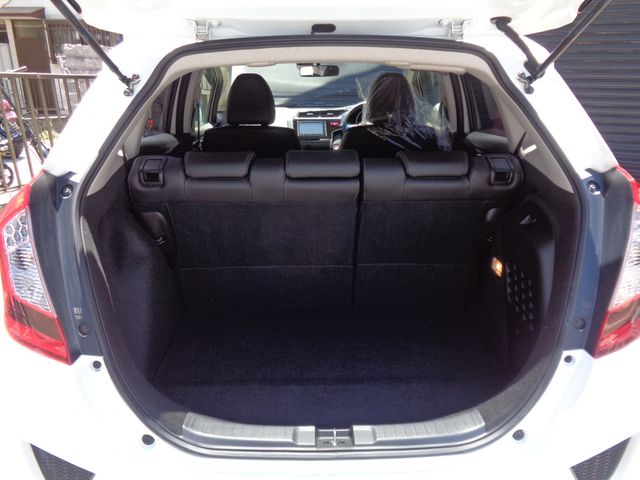 HONDA FIT HYBRID 2015 Image 31