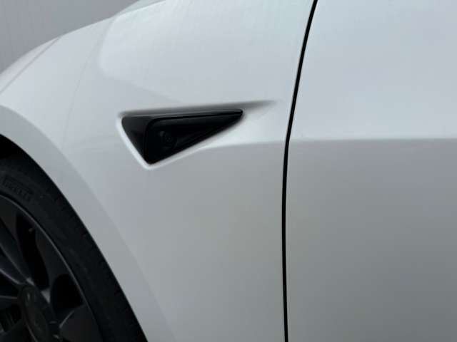 TESLA MODEL 3 2022 Image 31