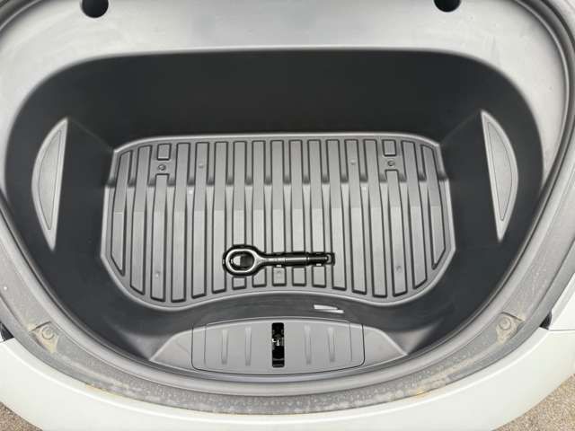 TESLA MODEL 3 2022 Image 31