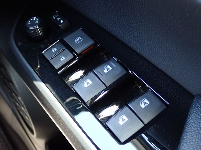 TOYOTA PRIUS 2017 Image 31