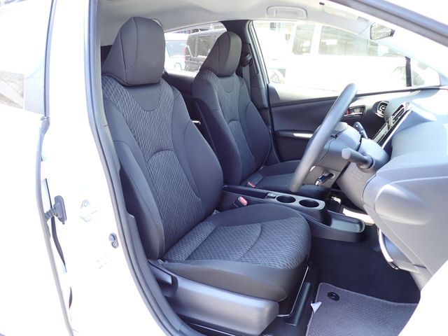 TOYOTA PRIUS 2017 Image 31