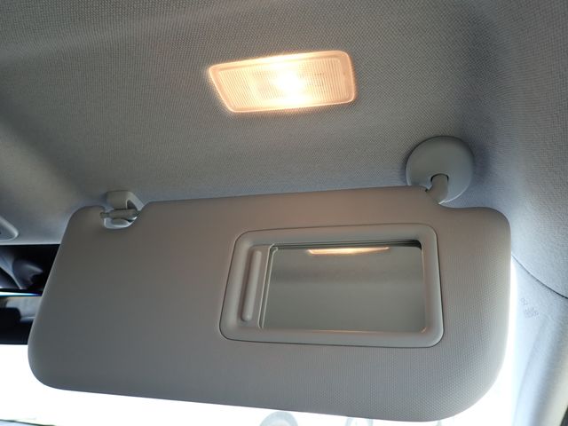 TOYOTA PRIUS 2017 Image 31