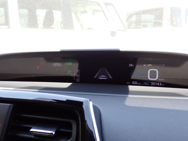 TOYOTA PRIUS 2017 Image 31