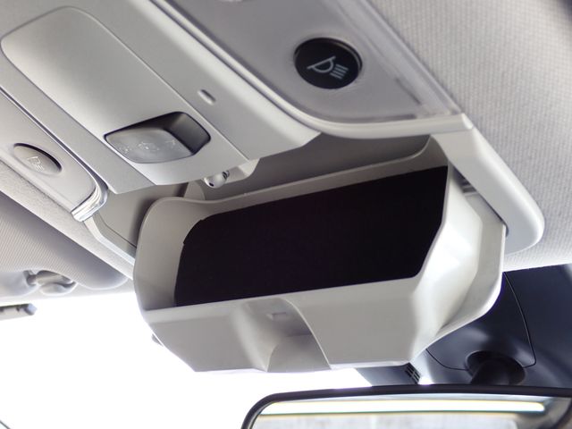 TOYOTA PRIUS 2017 Image 31