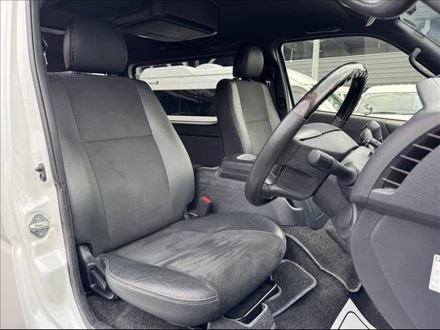 TOYOTA HIACE VAN 4WD 2023 Image 31