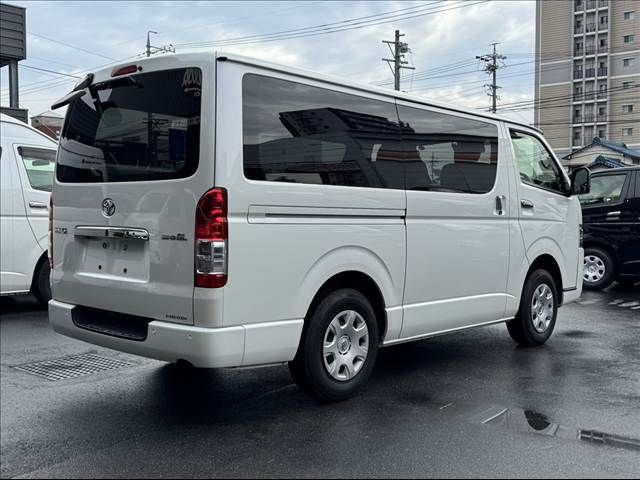 TOYOTA HIACE VAN 4WD 2023 Image 31