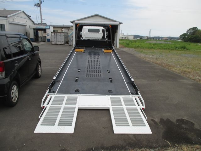 MITSUBISHI CANTER 2017 Image 31