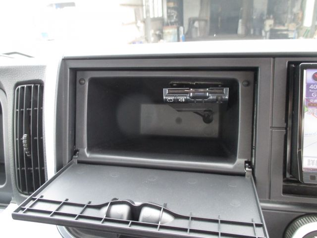 MITSUBISHI CANTER 2017 Image 31