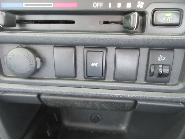NISSAN NT100 CLIPPER 4WD 2018 Image 31