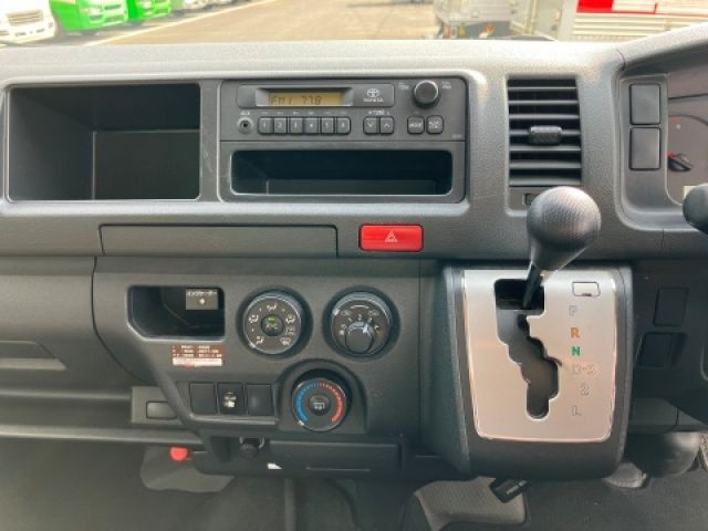 TOYOTA HIACE WAGON 4WD 2014 Image 31