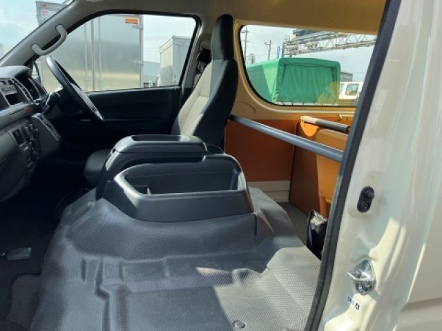 TOYOTA HIACE WAGON 4WD 2014 Image 31