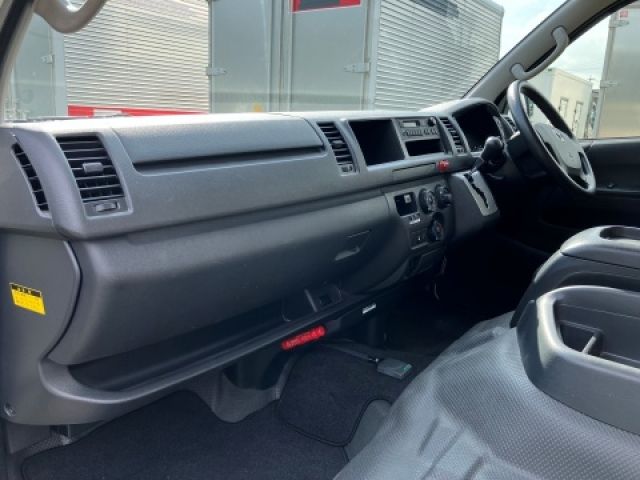 TOYOTA HIACE WAGON 4WD 2014 Image 31
