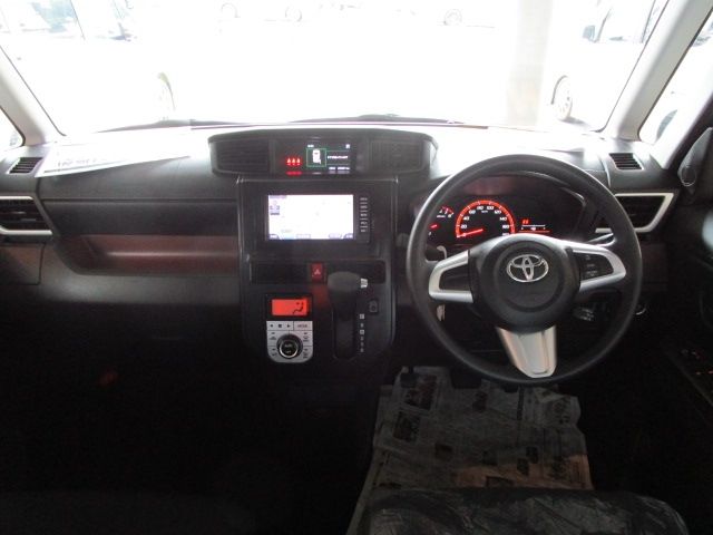 TOYOTA TANK 4WD 2018 Image 31